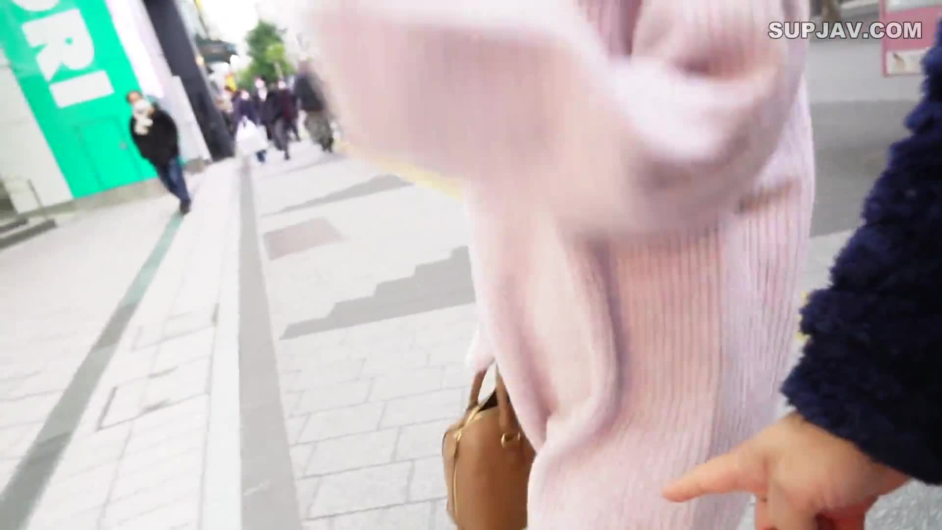 FC2-PPV-3675355有著强烈的见面欲望的美丽职员。