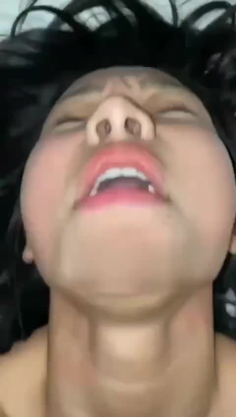 台湾主持人金刚前女友梁云菲私密影片流出！还叫干得比金刚爽。够骚贱！