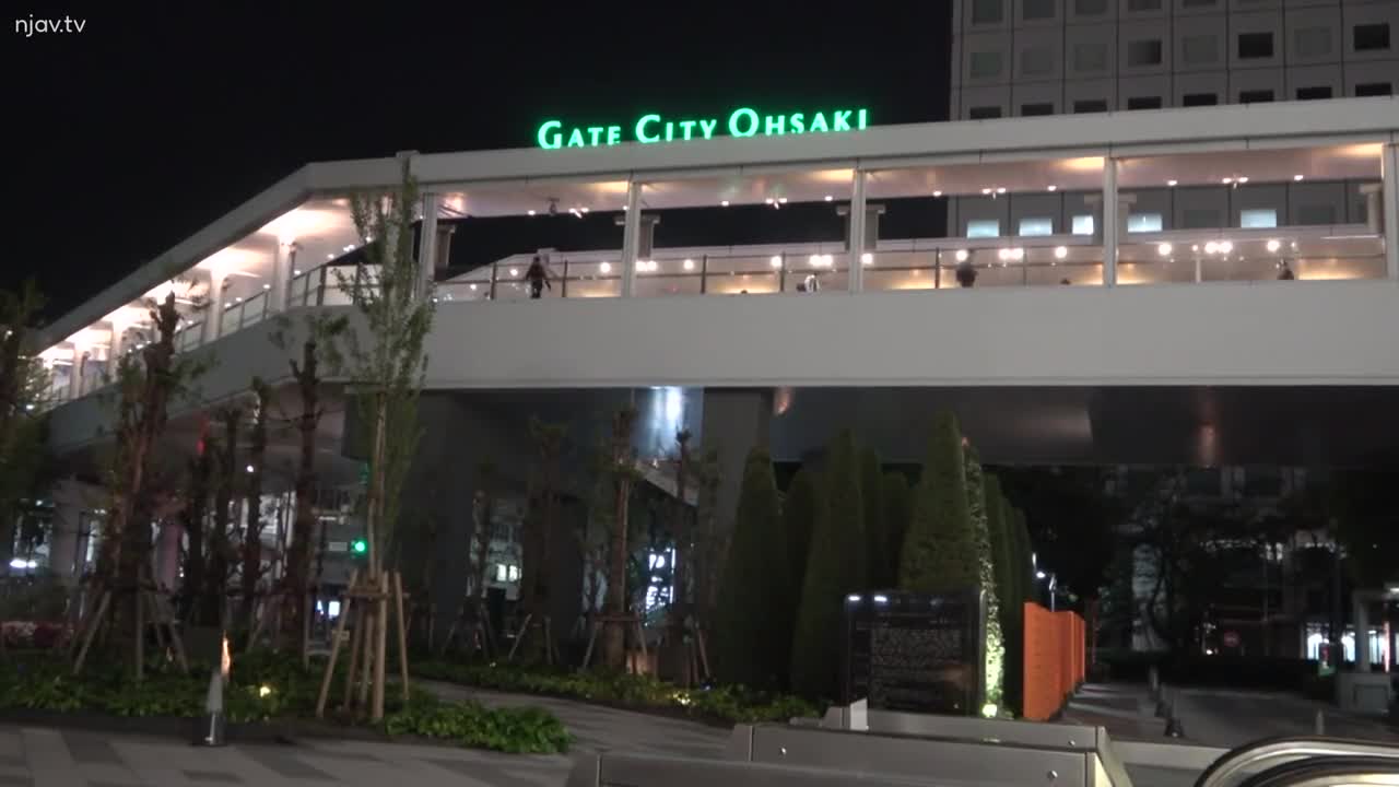 GANA-2906 认真调情搭讪一个夜里独自行走的轻装少女