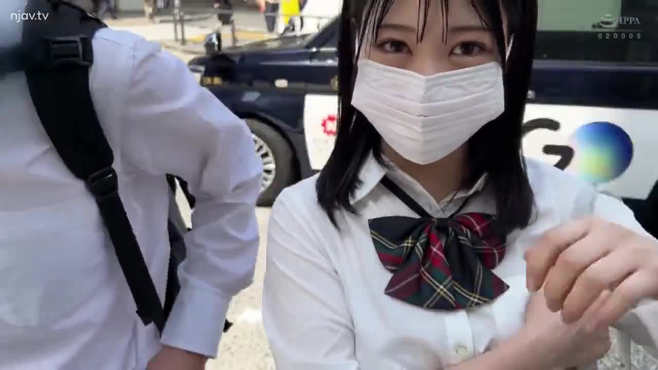 SIMM-842 与爱人一起去东京，以顺从身份出道的巨乳美少女！一个女学生因为男友的性行为而生气并大声射出阴道精液