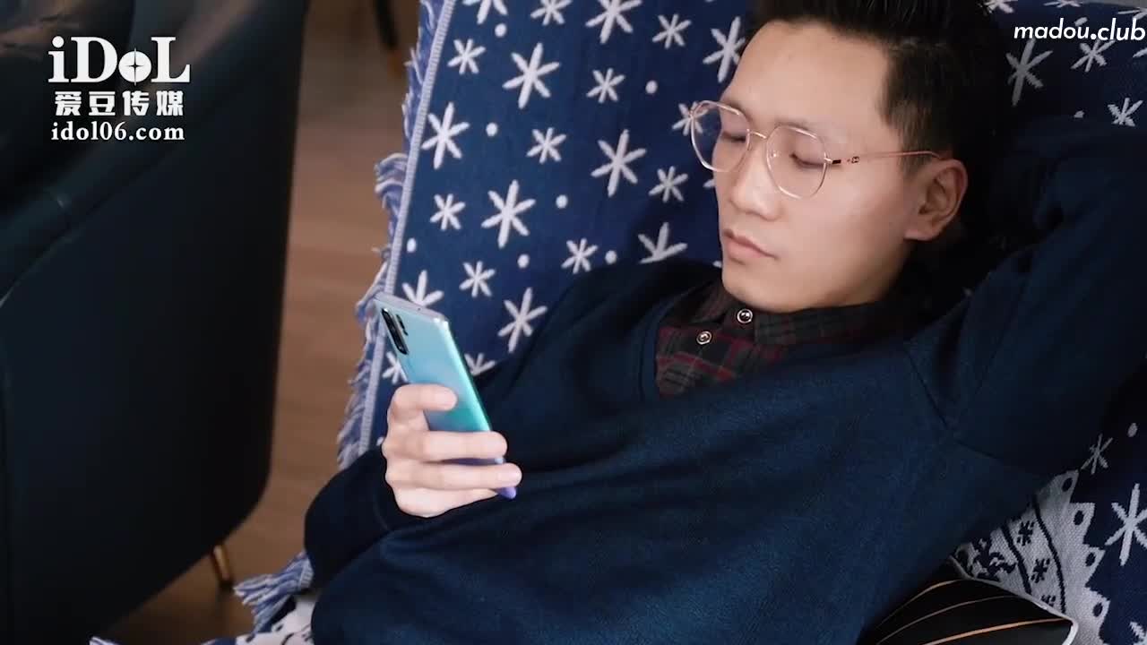 CUS-1399 饑渴獸父強上回家過年的女兒
