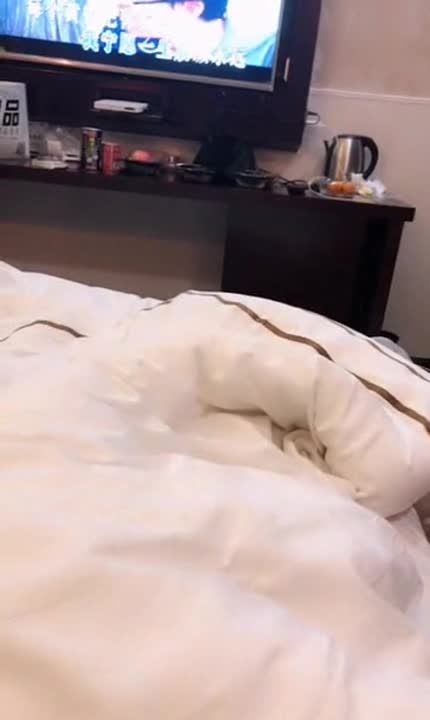 大二小伙和清純女酒店開房 哎呀你輕點  完美露臉