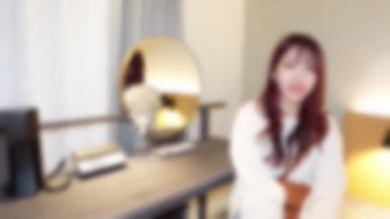 FC2-PPV-3147474 一边做弹珠机店员一边立志成为模特