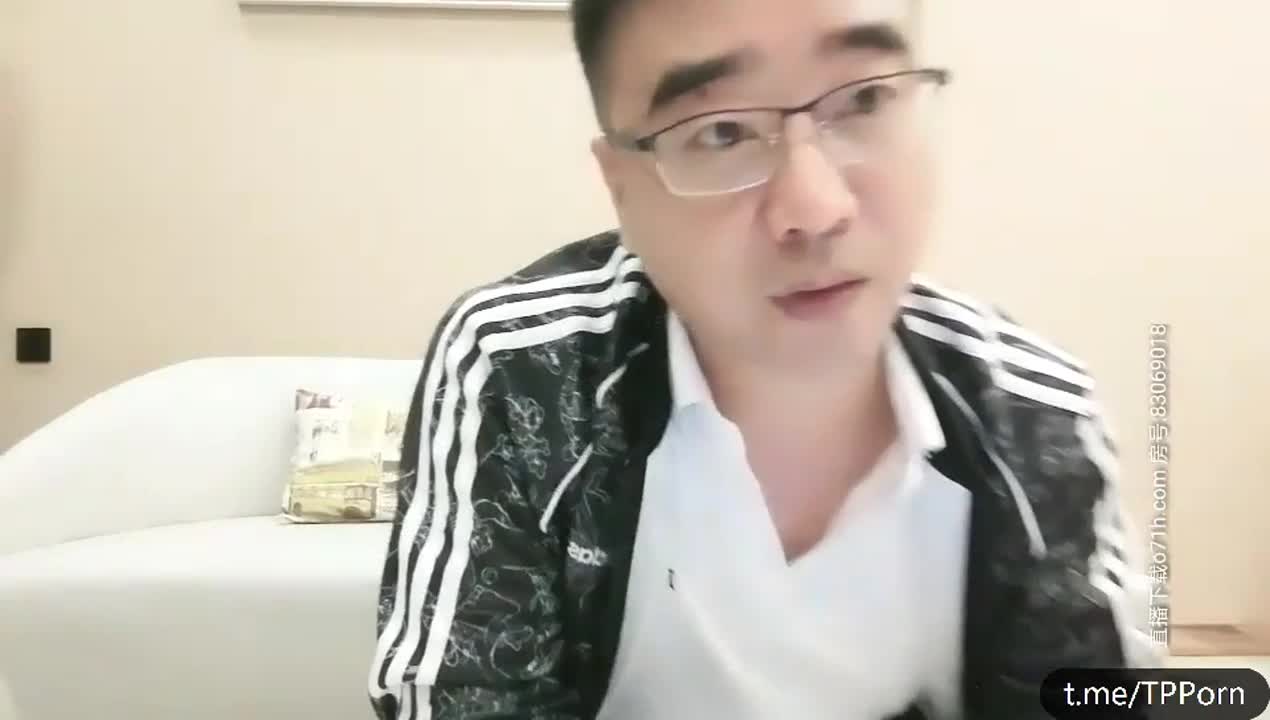 喬總探花 約了個了長相清純妹子啪啪 乖巧軟萌讓喬總越幹越賣力