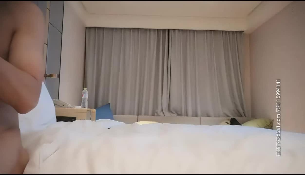 高價才能約到的魔鬼身材極品外圍 當然要無套內射才值回票價