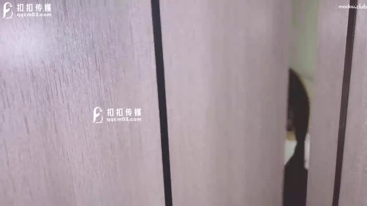 QQOG041 萝莉同桌跟我在床上补习