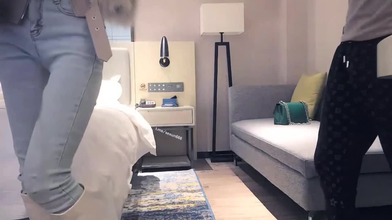 中國網美 胖樂 被爆賣淫影像流出 苗條性感的正妹原來被文軒探了自己的花