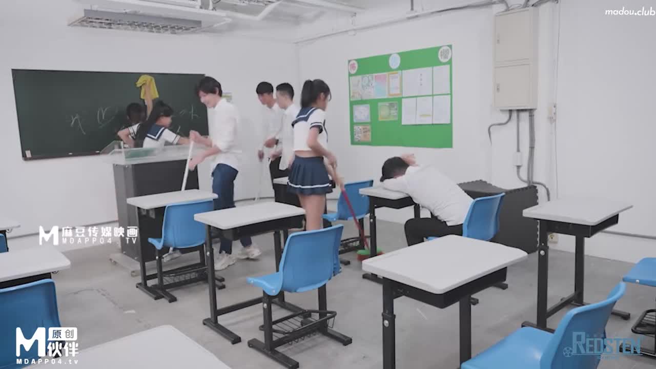RS021 用爱插入淫荡教师的骚穴