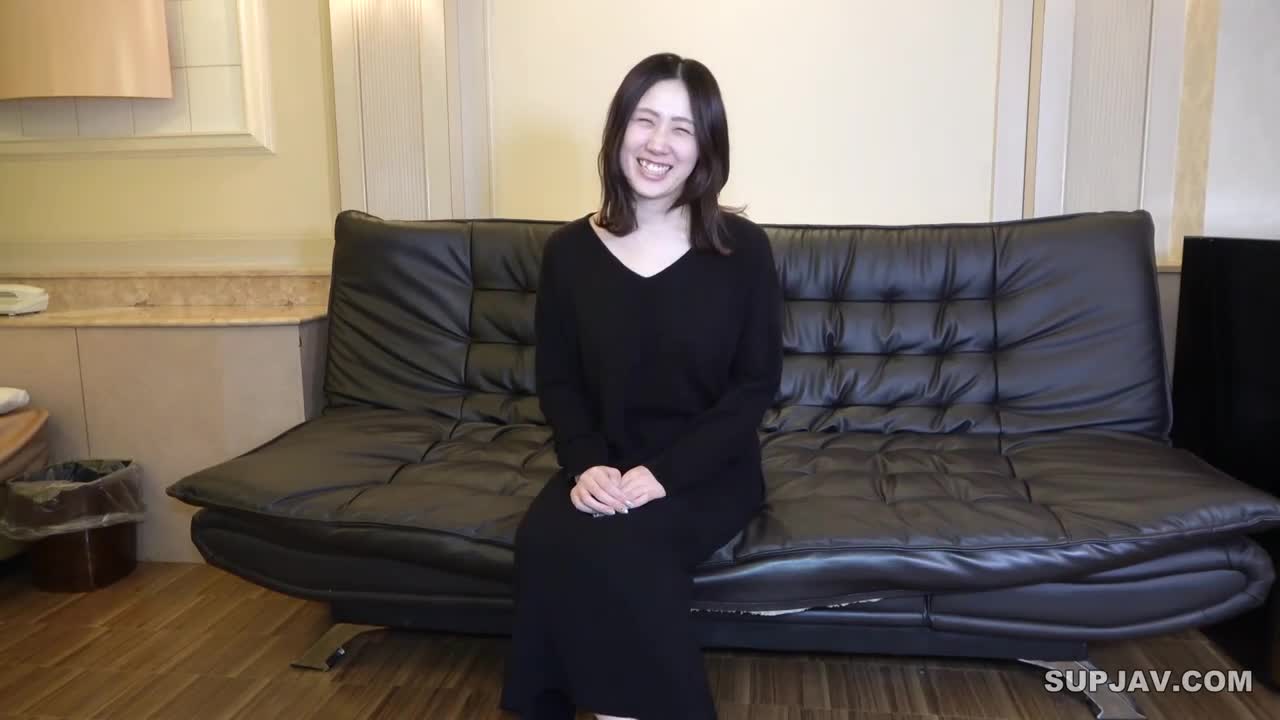 FC2-PPV-3422842 看到下位小姐姐的形象好开心，笑著吸大叔的马兴奋过后，我要拍两下