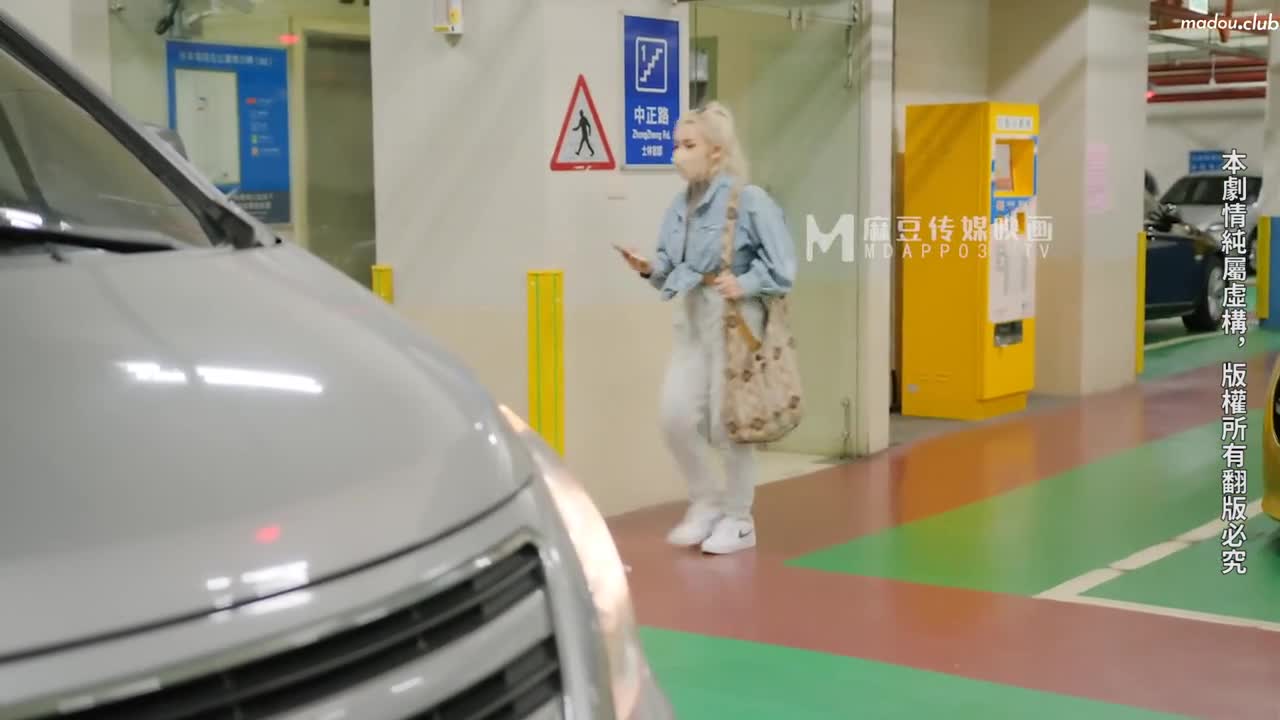 RR009 潮吹出租车  出租车上大量潮吹