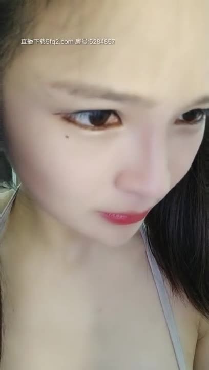御姐主播綁雙馬尾裝嫩約操閨蜜表弟，需要小鮮肉的棒棒來滋潤一下～