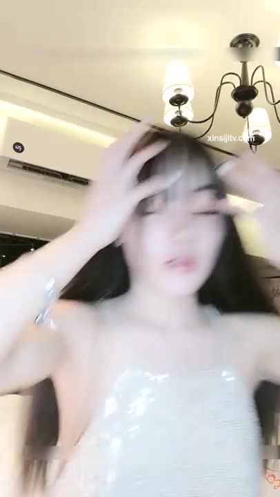 高颜值人造网红脸美少女闺房与炮友激情啪啪啪足交口交服务到位小骚逼还是无毛的嗲叫声刺激口爆颜射对白淫荡