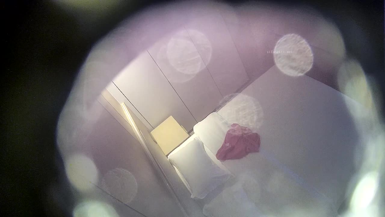 五月偷拍流出，窈窕清純學妹與班長的課外作業，體力超好還連操兩炮2
