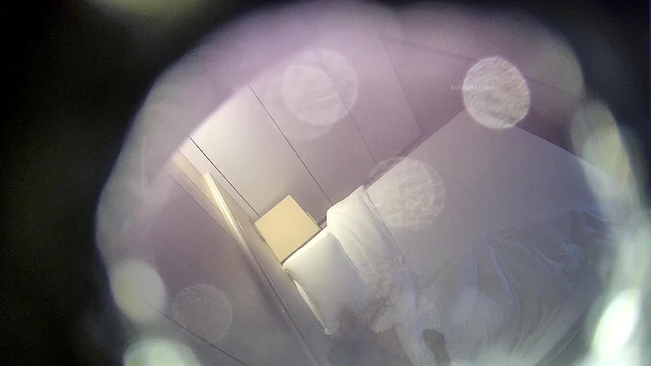 五月偷拍流出，窈窕清純學妹與班長的課外作業，體力超好還連操兩炮1