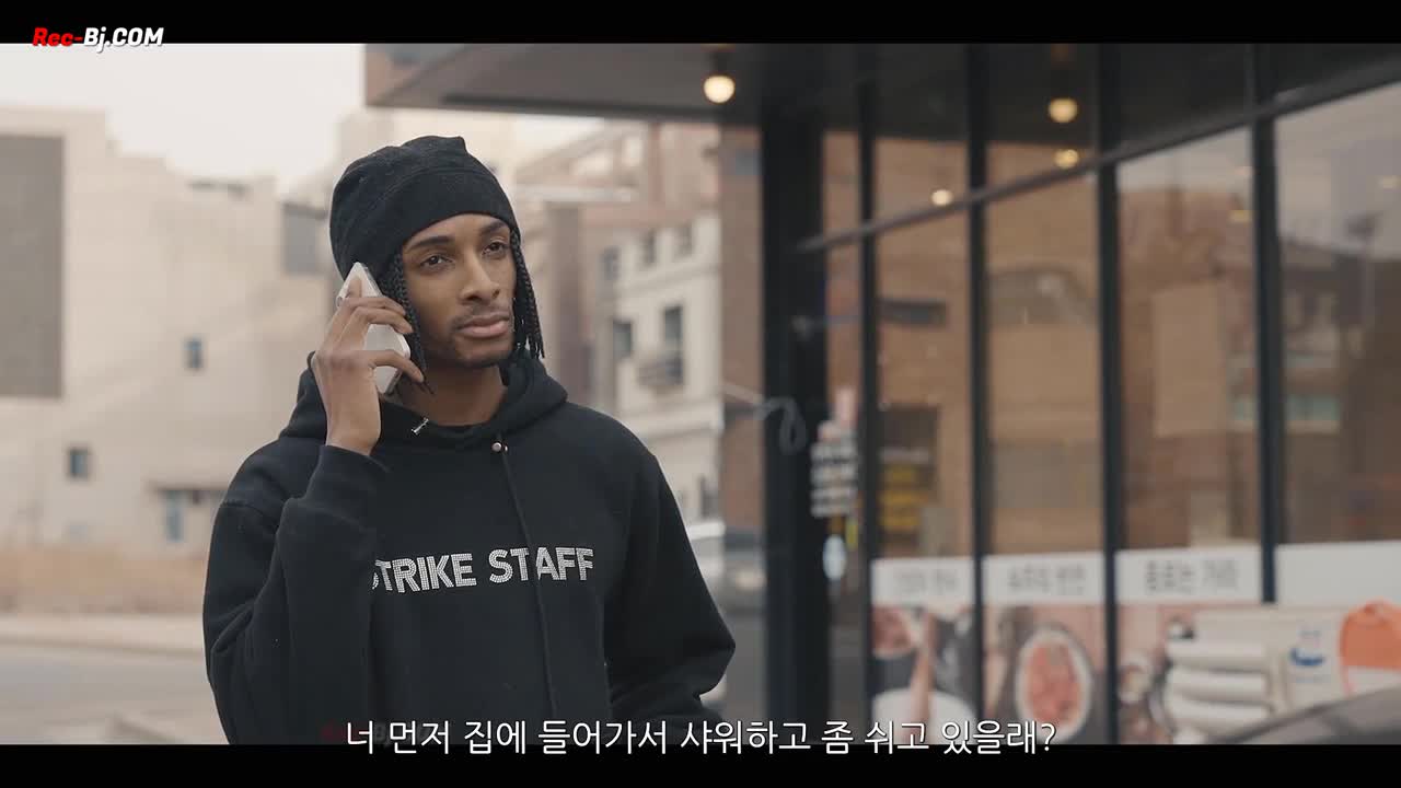 [韓國] 跟男友打完一炮還不滿足～一直覬覦黑人大屌的淫慾妹子