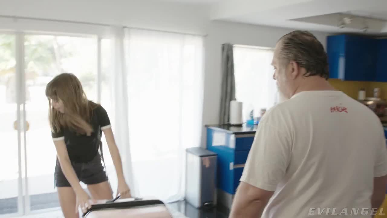 EU_US-EvilAngel_19_11_29_Riley_Reid_I_Am_Riley_Episode_5