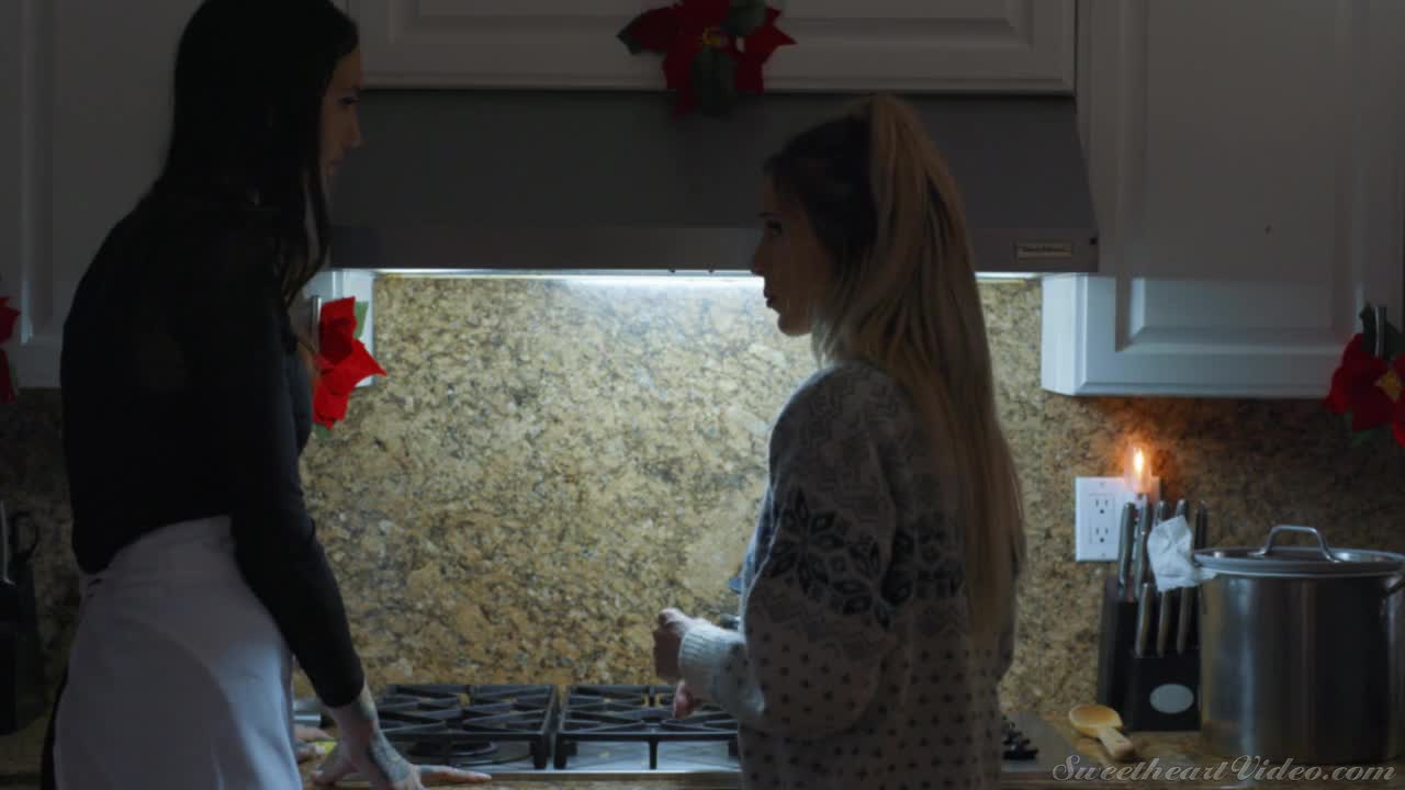 EU_US-SweetheartVideo_19_12_16_Joanna_Angel_And_Jade_Baker_Tis_The_Season
