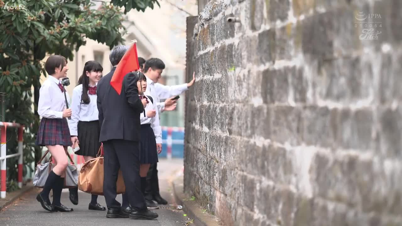 JUFE-508 临近退休的老师最后一次修学旅行……平时在学校很认真，晚上却是丰满可爱的学生，三天两夜被吸精的天木亚津