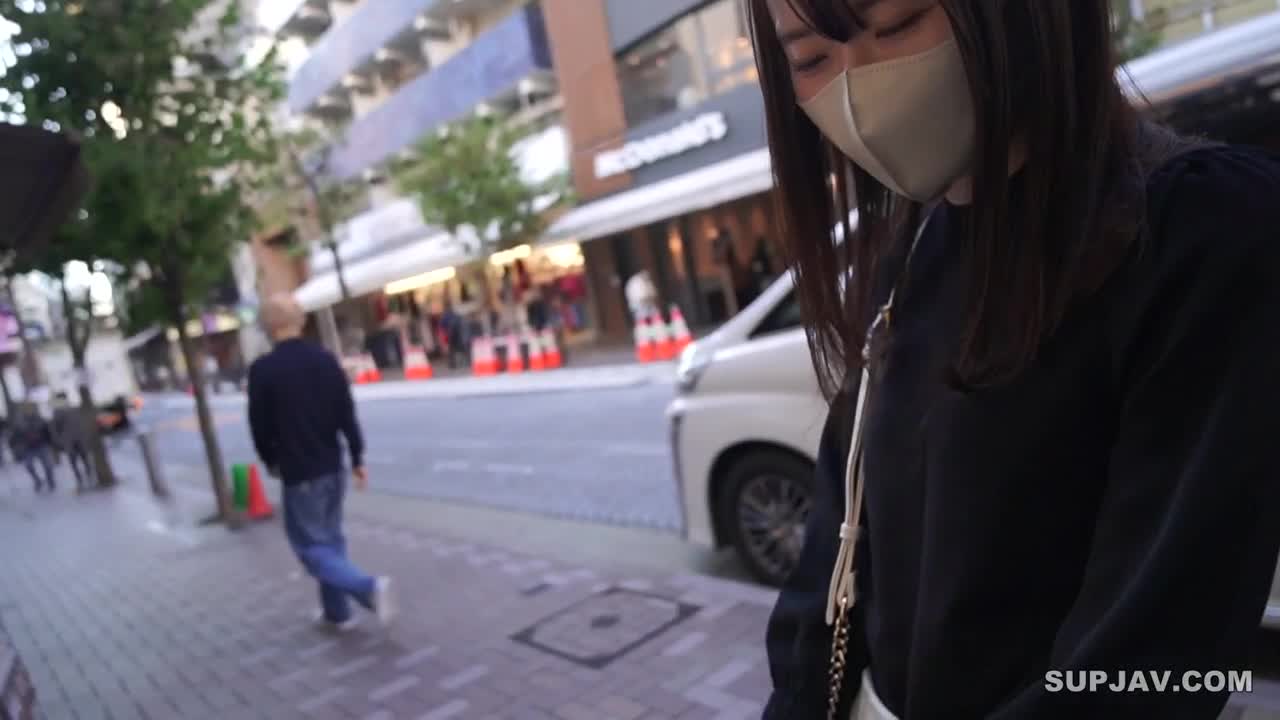 FC2-PPV-3272837 我现在在南非我是一个普通的女孩，我现在是一名名牌大学的学生。
