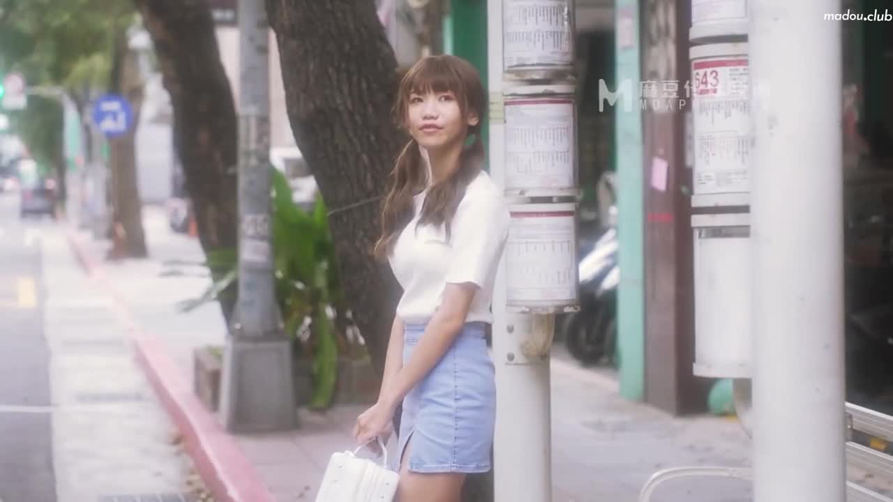MD0239 夜袭返乡侄女 舅舅的精液射满我全身