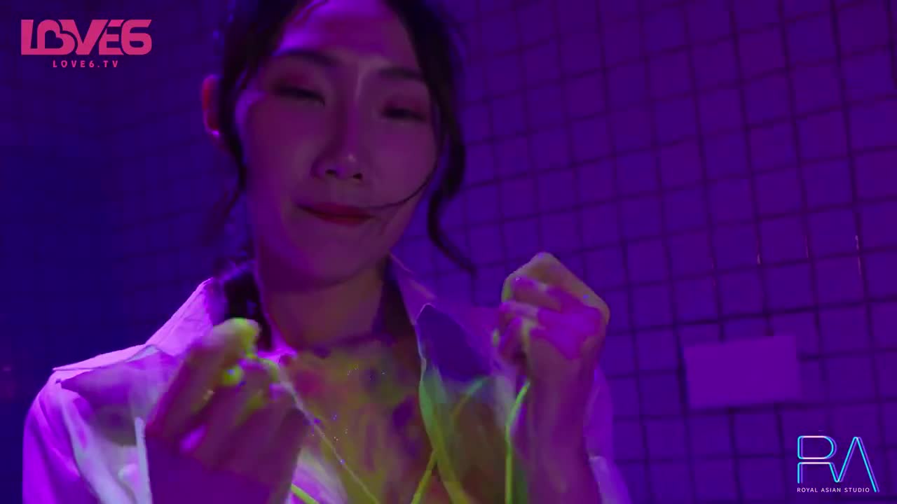 RAS-0306 绝伦巨乳SOAP 萤光x润滑x霓虹灯