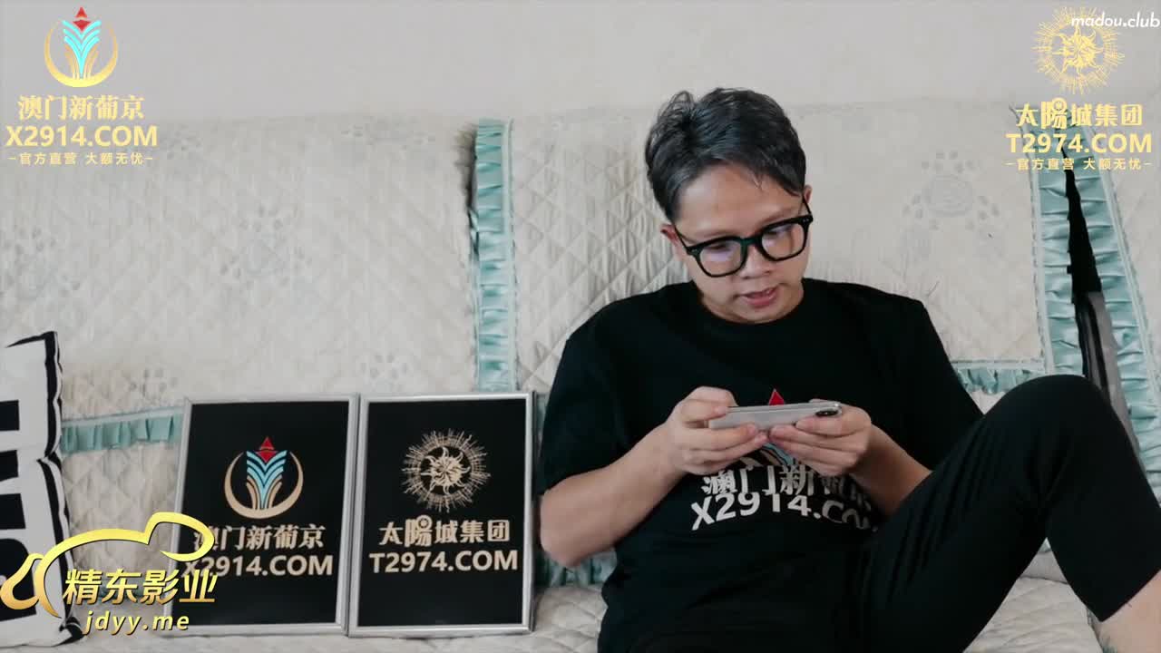JDSY009 被绿父亲怒操叛逆女儿 不听话就要被大屌洗礼