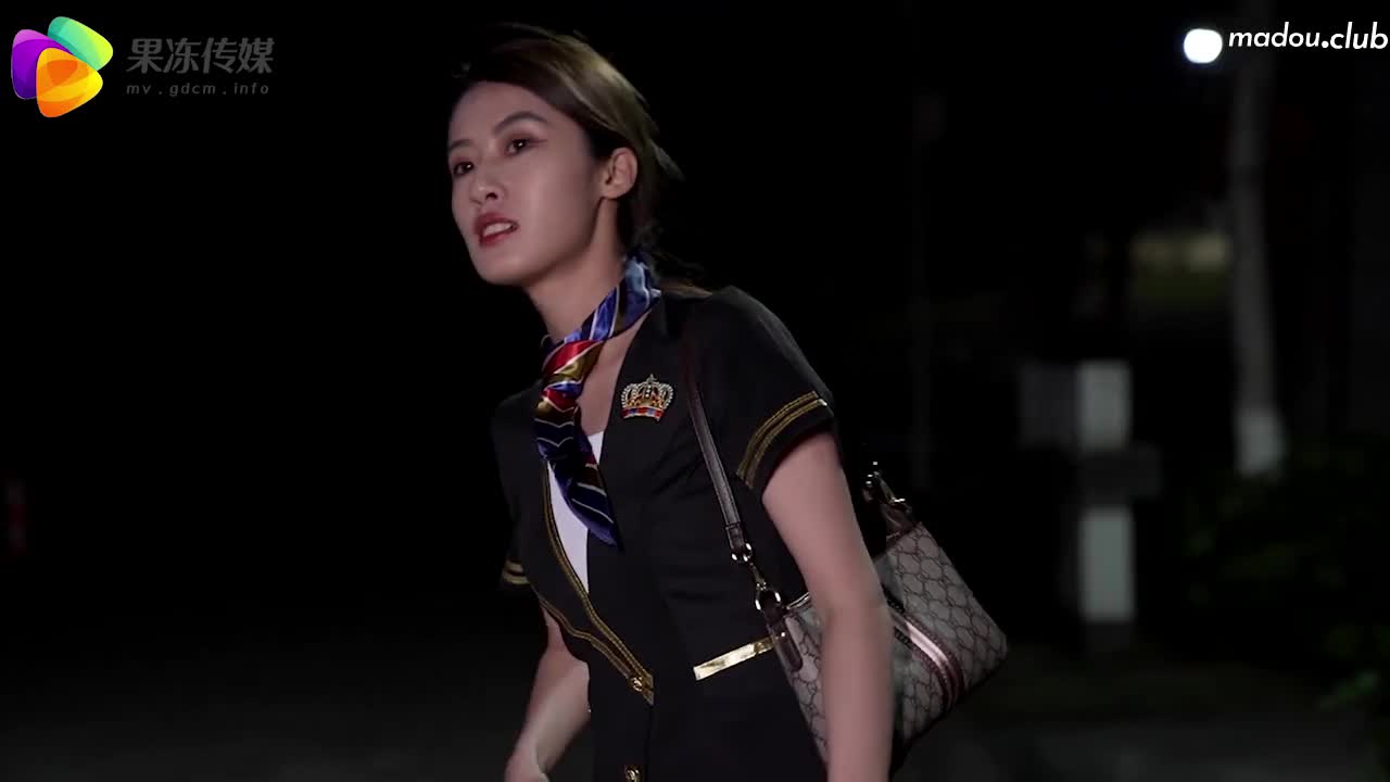 CUS-306 空姐喘息  性感高挑的寂寞空姐 在我的胯下喘息