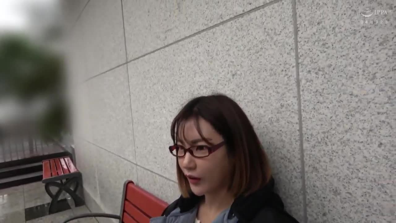 OSST-008 韩国发现的雨中读书的神秘女友，拥有偶像般的视觉感和超然的收缩感