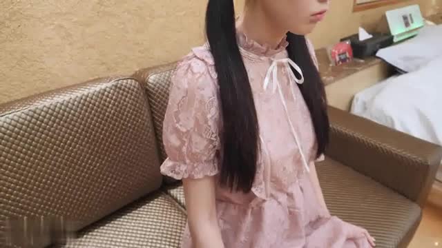 日本素人AV 18歲超可愛雙馬尾小蘿莉 內射她好有罪惡感