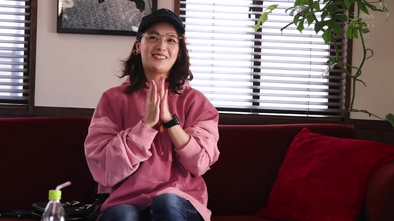 ACHJ-014 她是麦当娜的专属，而不是已婚妇女，这不是很奇怪吗