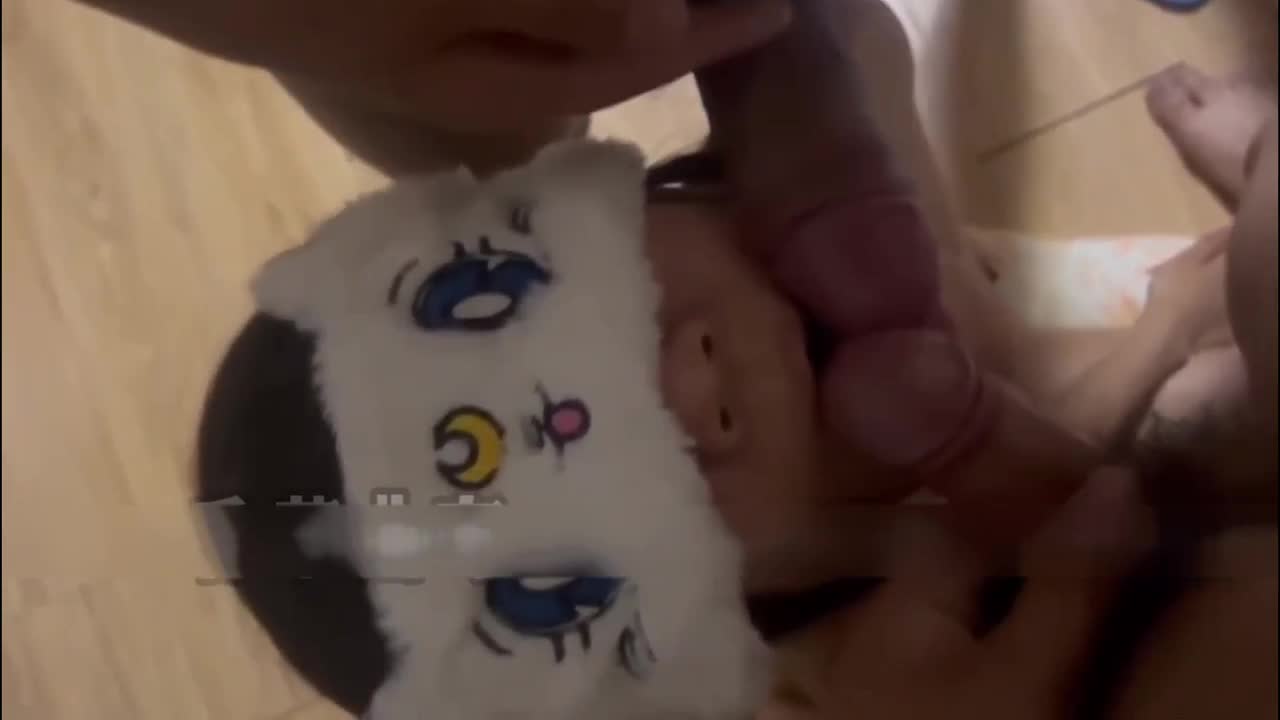 3P可愛妹子，大長腿美少女為還花唄約炮3p被肛交內射，小悶騷型小可愛後門已開發好 被金主爸爸各種啪啪蹂躪 mp4