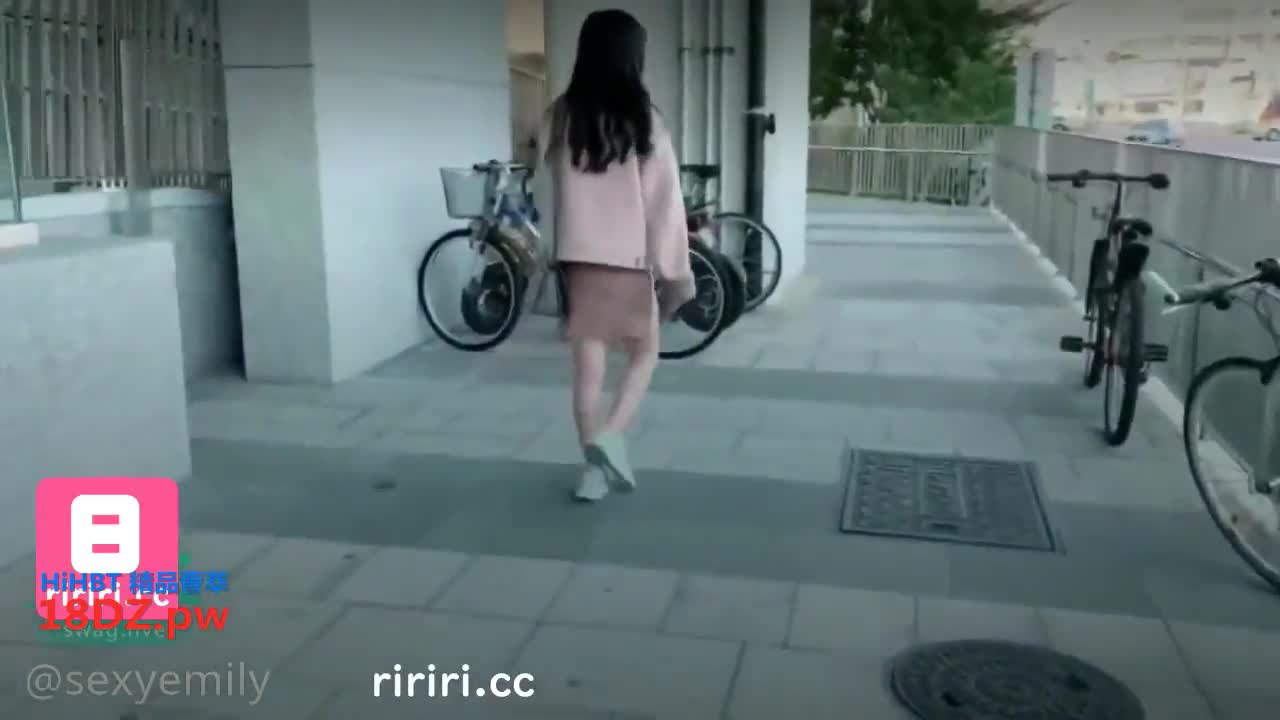 台灣Swag @sexyemily台灣痴漢電車尾隨 廁所強肏 無抵抗言 突襲 絕頂 顏射