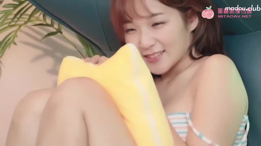 PMX072 知名女主播高潮数次不停歇 淫荡骚货难忍性欲