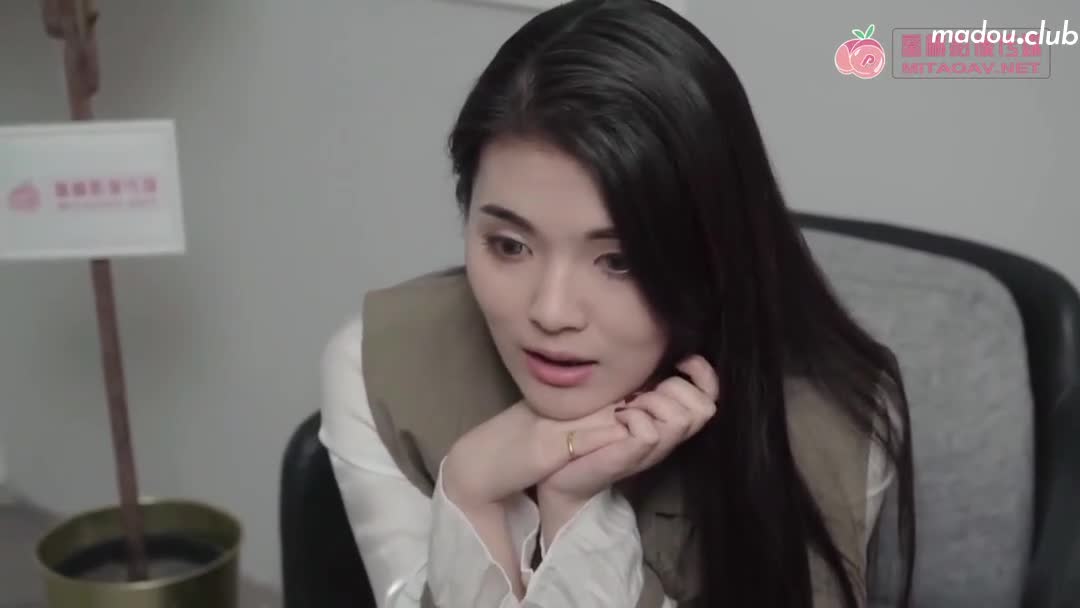 PMX070 女实况主淫欲外泄  淫荡样貌 意外露出