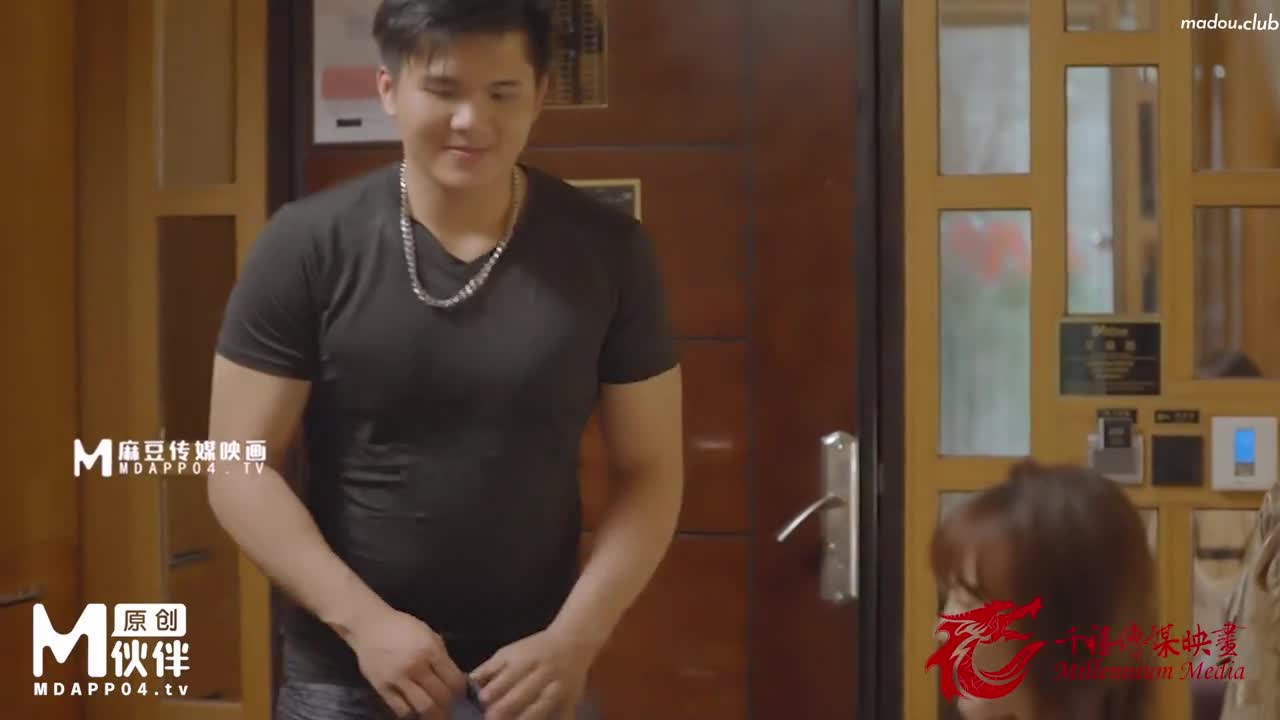 QX003 情欲男技师到府服务